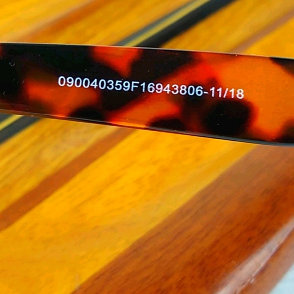 Tortoise Shell Wayfarer 100% UV Sunglasses - Picture 5 of 10